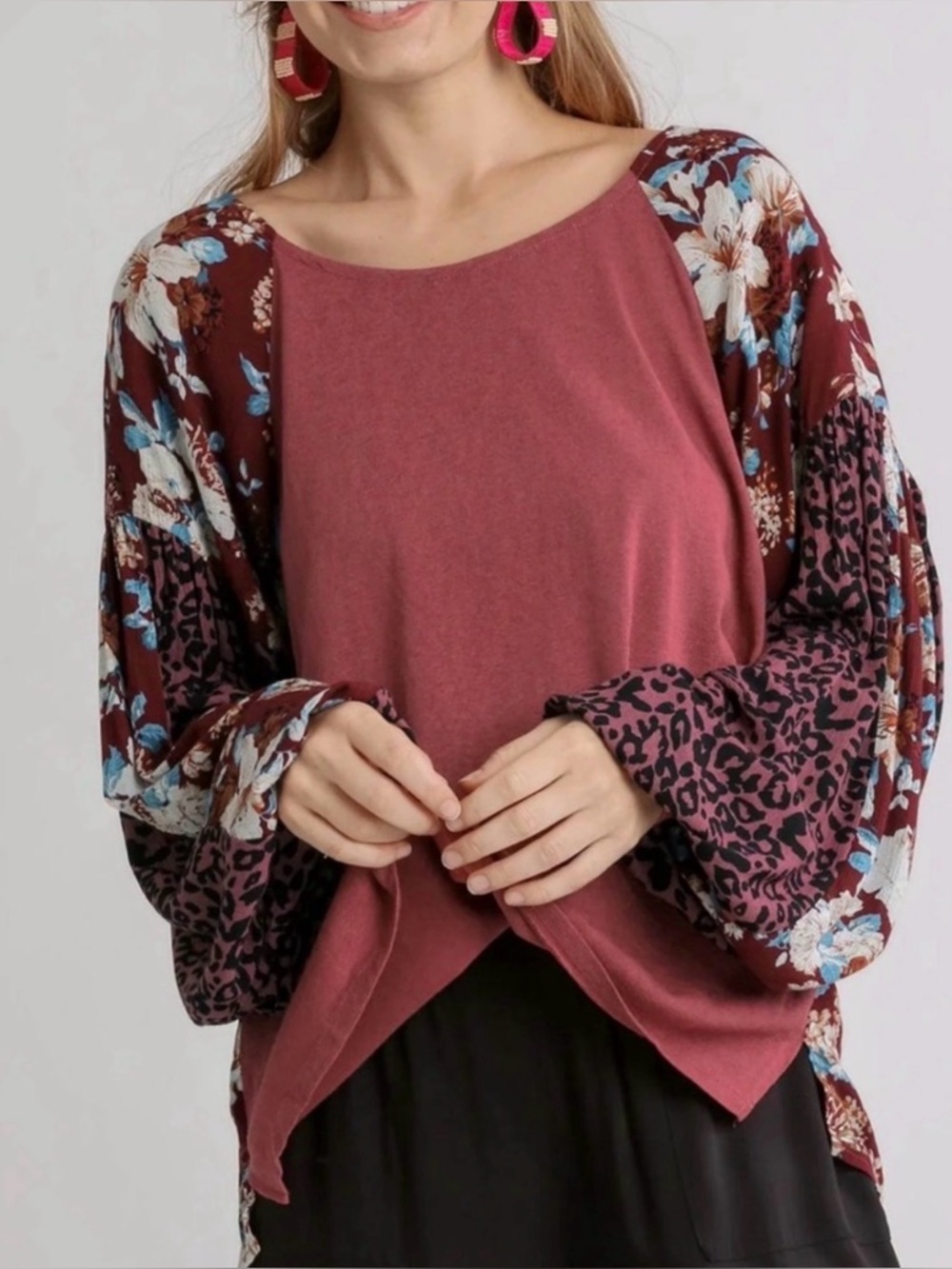 Umgee Women’s Boho blossom frost top Small NWT